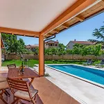 Two-bedroom In * Banjole