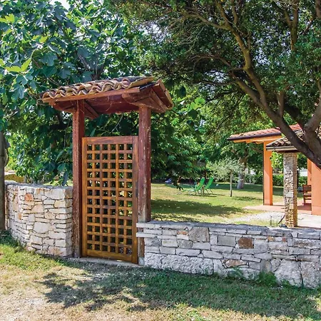 Two-bedroom In Tatil Evi Banjole